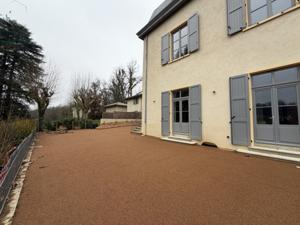 Offres de location Rez de jardin Charbonnières-les-Bains 69260